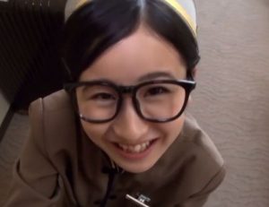 ベルガールが即尺ご奉仕！手コキで前触れなくいきなり顔射ｗ