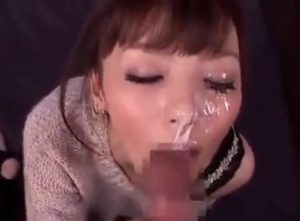 希志あいのが手コキから大量顔射されちゃってるｗ