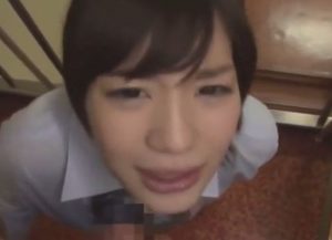 まんこにローターを仕込まれた鈴村あいりに精子をぶっかける！