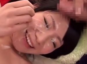 顔射されて精子で顔をドロドロにされちゃう音無さやかｗ