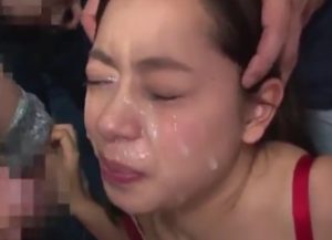 桜庭ひかりが電車内痴漢されてザーメンを連続大量顔射ｗ