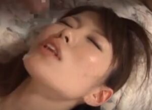 ツインテールの可愛いセーラーJKにパコパコピストン顔射ｗ