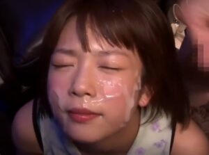 伝説の女優紗倉まなの大量ぶっかけ顔射作品がえぐいｗ