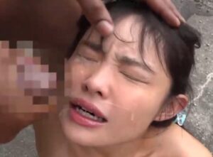 黒人に豪快に野外顔射される初芽里奈！完全にロリ体型ｗ