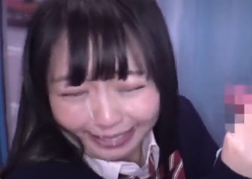 JK彼女がフェラしてたらいきなり顔射されちゃったようですw