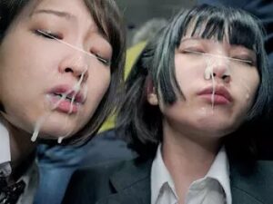 バスの中で仲良しJK達にチンポをしゃぶられ大量顔射フィニッシュｗ