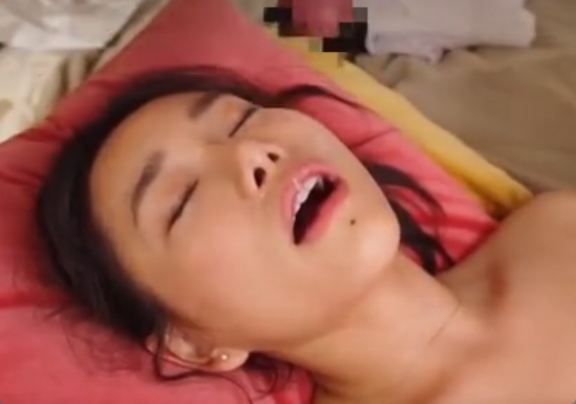 三葉ちはるに顔射!ヤリサーの男共にまわされちゃった美少女JD