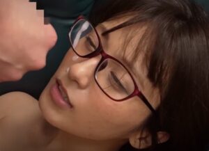 眼鏡女子にぶっかけ顔射！面接官の吉良りんをパコりまくるｗ