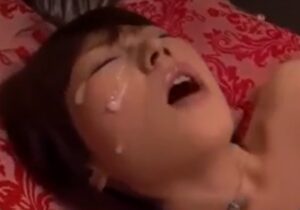 笠木忍がオナニーしているところにセンズリで連続顔射！